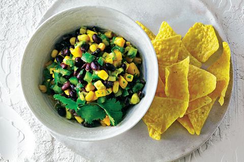 Cajun-Salat mit schwarzen Bohnen