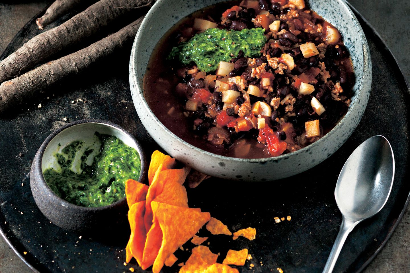 Chili Con Carne Mit Schwarzen Bohnen Und Salsa Verde Brigitte De