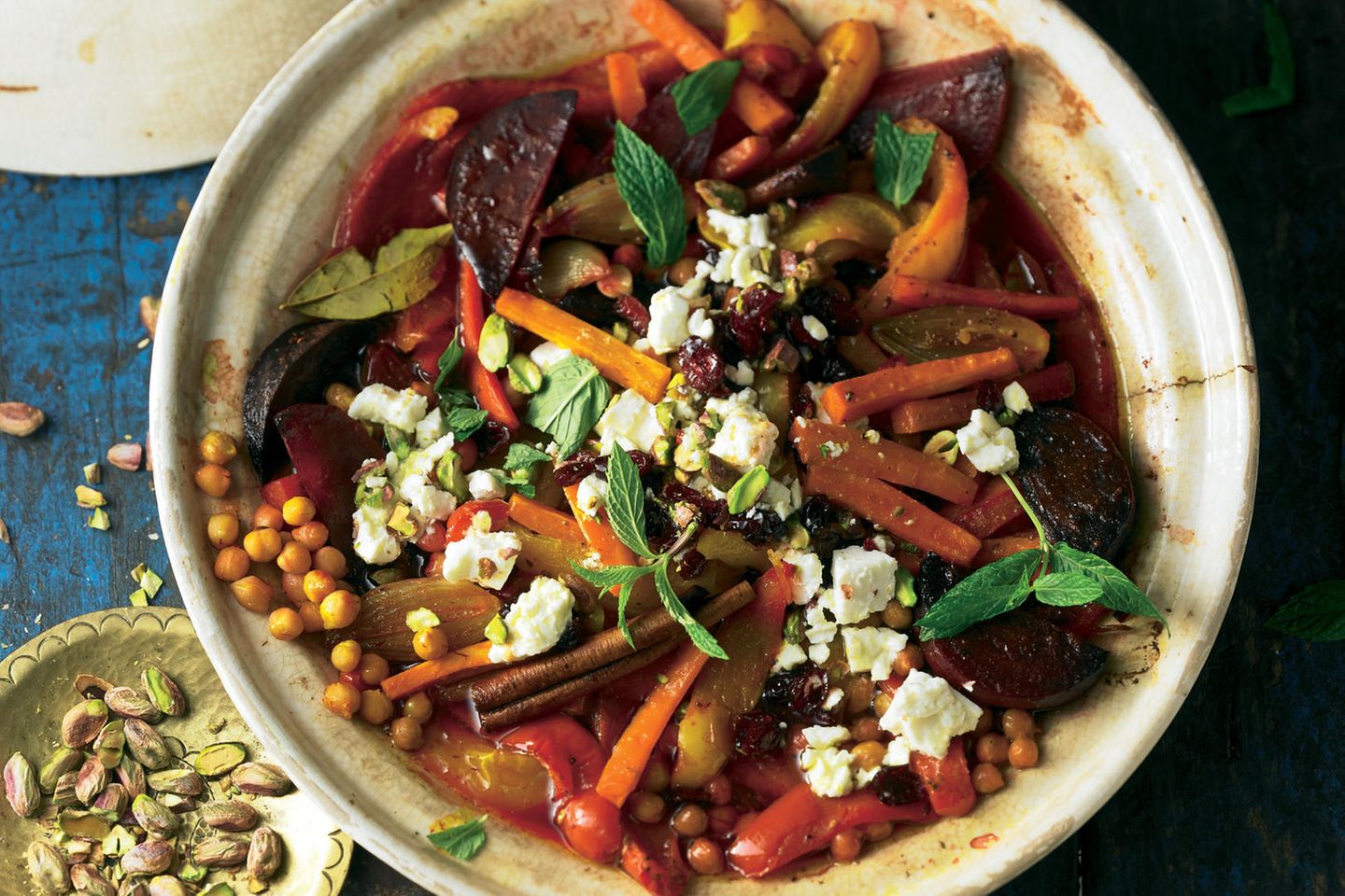 Veggie Tajine Mit Kichererbsen Und Feta Topping Brigitte De