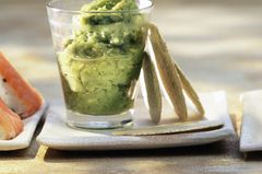 Spargel-Vorspeisen: Guacamole von grünem Spargel Spargel-Vorspeisen: Guacamole von grünem Spargel