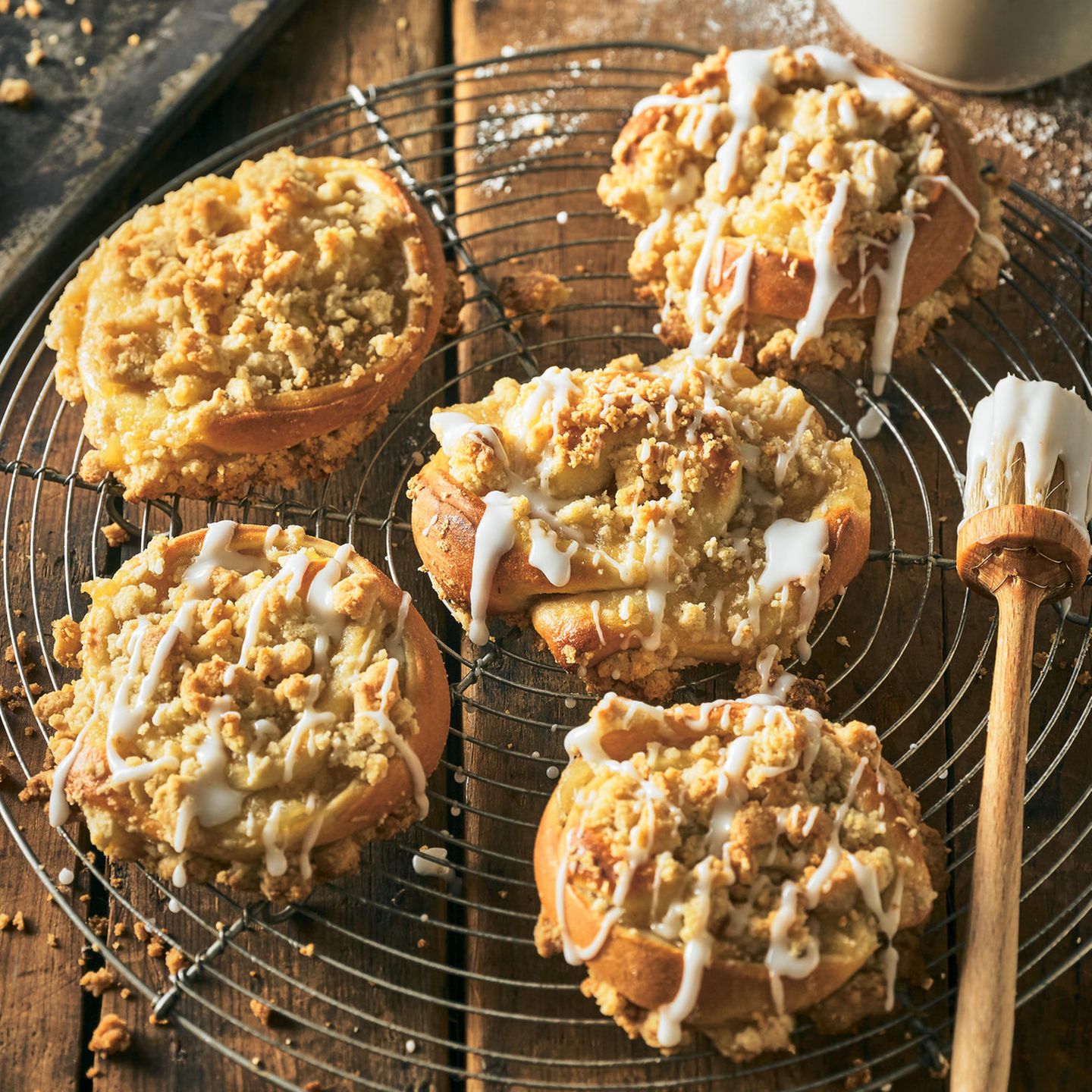 Birnen-Streusel-Schnecken