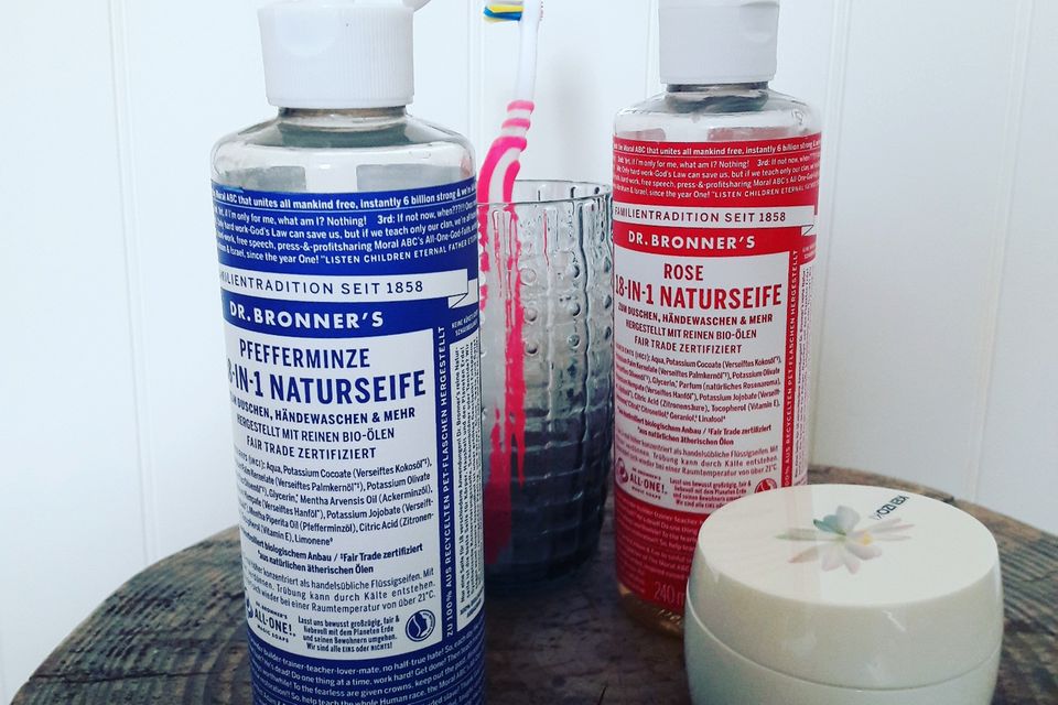 Seife zum Zähneputzen? Dr. Bronner's 18in1 im Test BRIGITTE.de