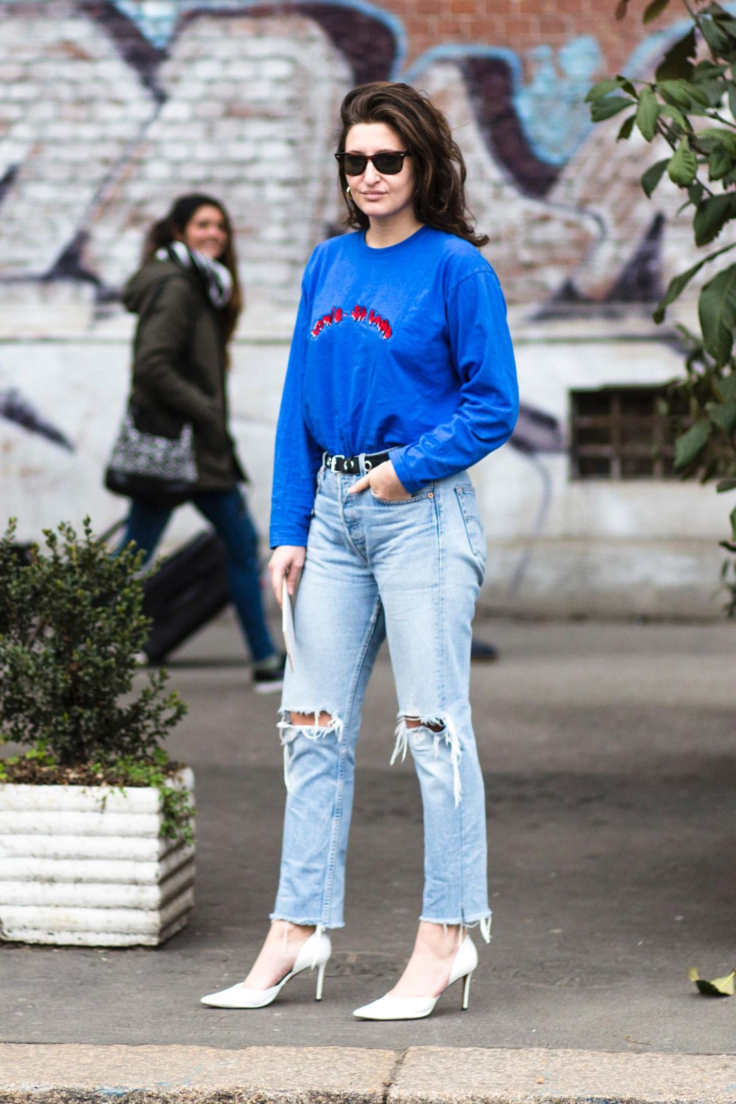 Jeanslooks aus Mailand: Jeans und Pulli