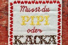 Pipi oder Kacka Stickbild Kinder vermissen