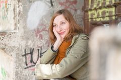 Unser Blog-Liebling: Susanne Triepel lebt mit Kind in Berlin und schreibt auf ihrem Blog Notyetaguru.com vor allem (aber nicht nur) über den Vereinbarkeitswahnsinn. Mit ihren herrlich spitzzüngigen und klugen Texten hat sie uns als Jünger längst gewonnen. Unser Blog-Liebling: Susanne Triepel lebt mit Kind in Berlin und schreibt auf ihrem Blog Notyetaguru.com vor allem (aber nicht nur) über den Vereinbarkeitswahnsinn. Mit ihren herrlich spitzzüngigen und klugen Texten hat sie uns als Jünger längst gewonnen.
