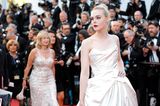 Elle Fanning in einem Kleid von Vivienne Westwood Couture in Cannes