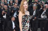 Jessica Chastain in einem trägerlosen Kleid in Cannes