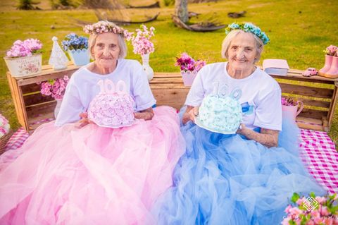 Zuckersüß: Diese 100-jährigen Zwillinge lassen uns dahinschmelzen