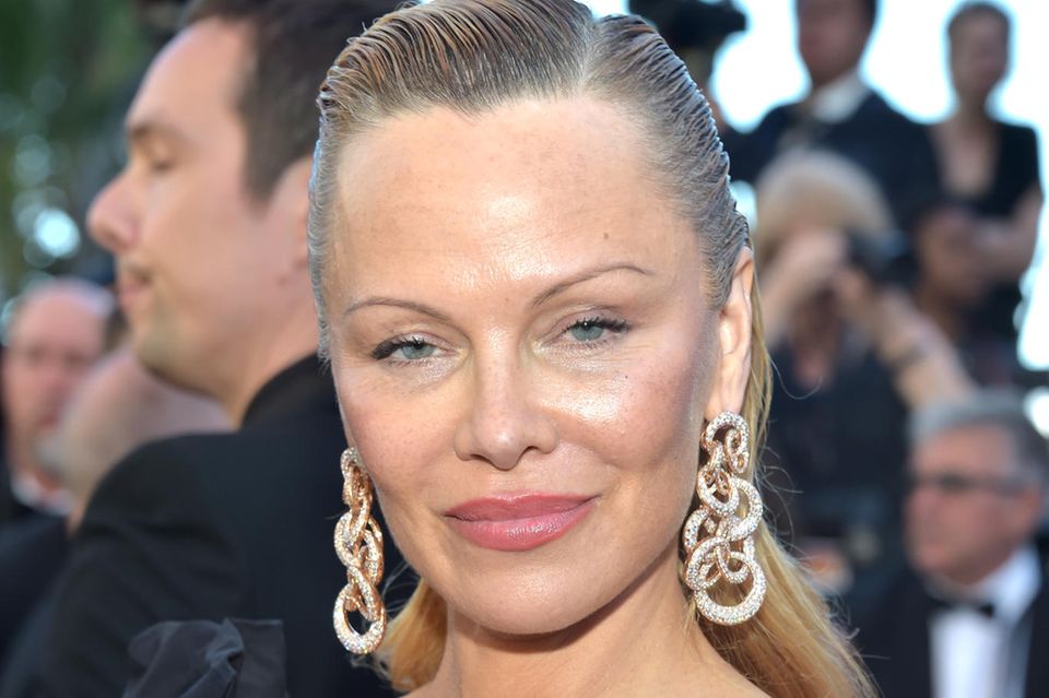 Huch! Pamela Anderson ist kaum wiederzuerkennen