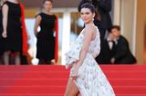 Kendall Jenner in einem luftigen Kleid in Cannes 2017