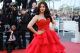 Aishwarya Rai in einem atemberaubenden roten Kleid