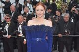 Barbara Meier in einem schulterfreien Kleid in Cannes 2017