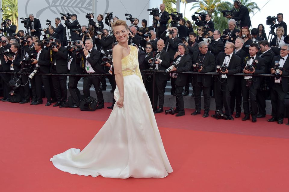 Heike Makatsch in einem zweiteiligen Outfit in Cannes 2017