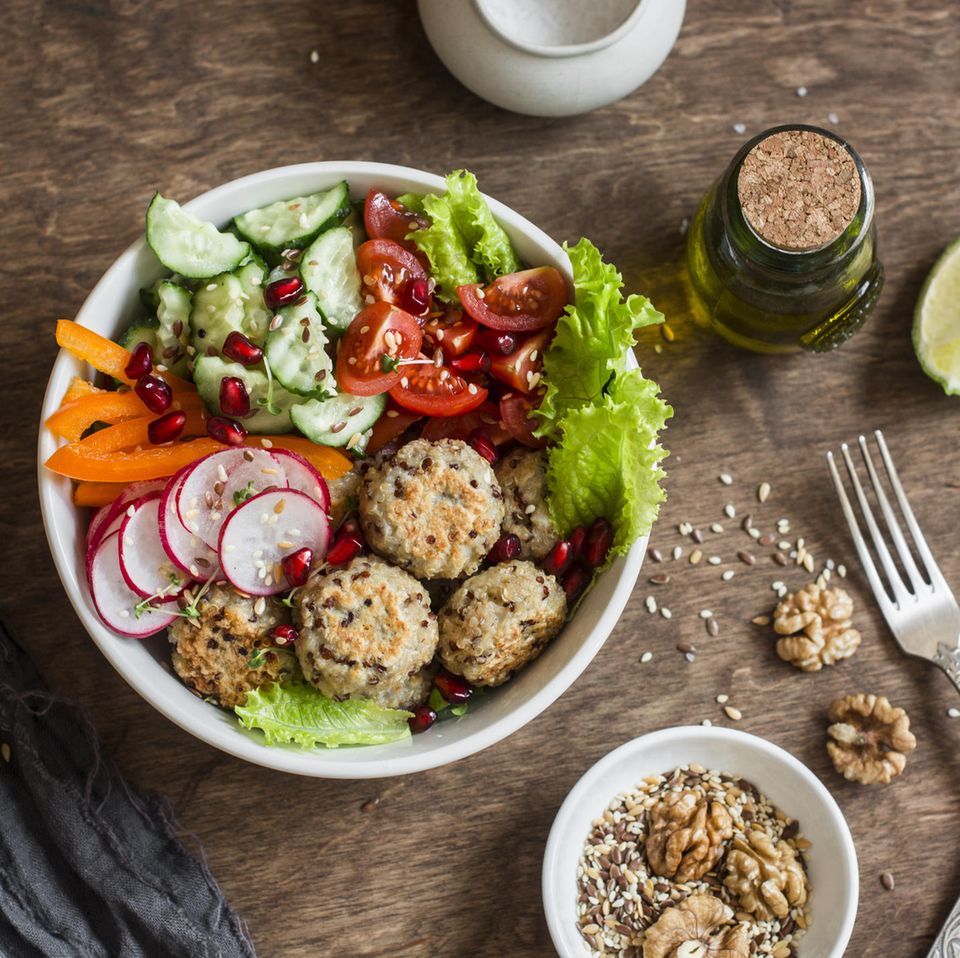 Dash-Diät: Salat-Bowl mit frischem Gemüse