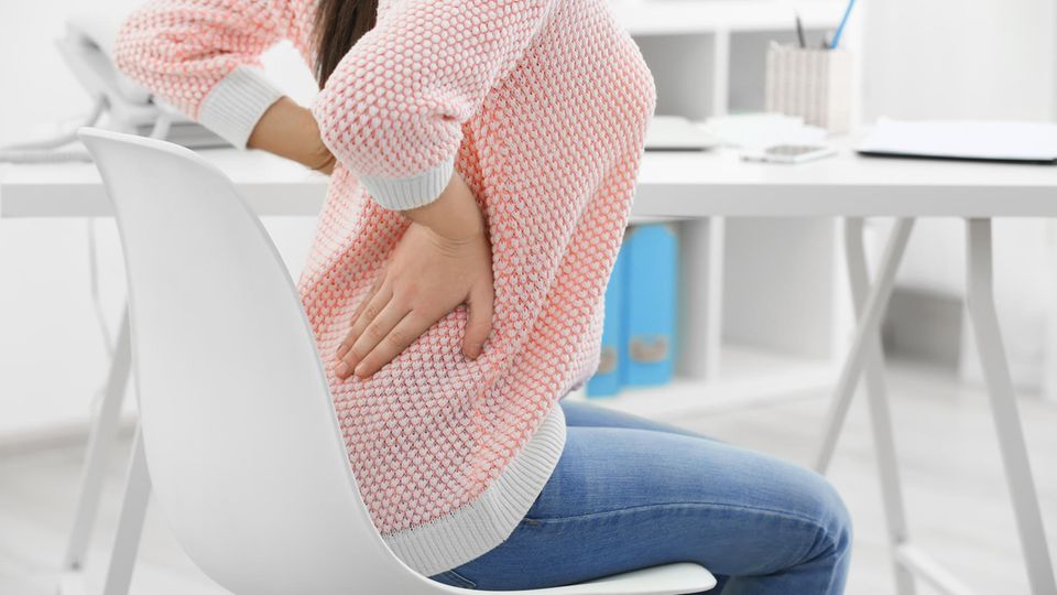 Leben ohne Rückenschmerzen: Dieser Mix aus mehreren Methoden hilft am besten!
