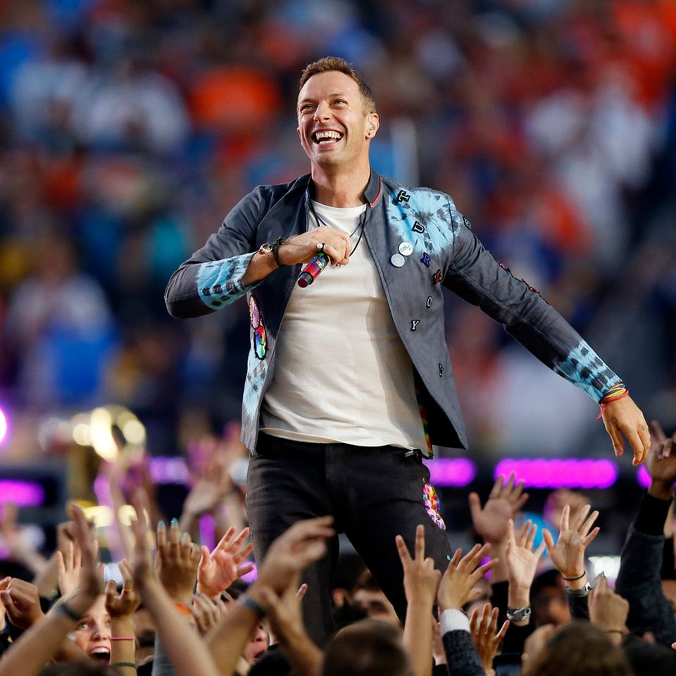 Die Band Coldplay lebt nicht nur für die Bühne, sie könnte sich auch locker jede Bühne kaufen. Mit 88 Millionen Dollar mehr auf dem Konto sind die vier Jungs jetzt jedenfalls stinkreich.