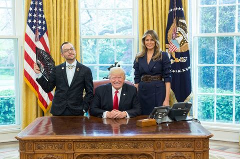Der schwule Lehrer macht ein Foto mit Trump - und setzt ein starkes Statement ?