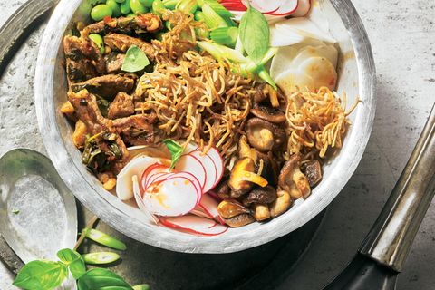 Nudel-Rindfleisch-Salat mit Sojabohnen