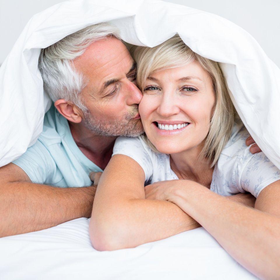 Sex ab 50: Paar im Bett
