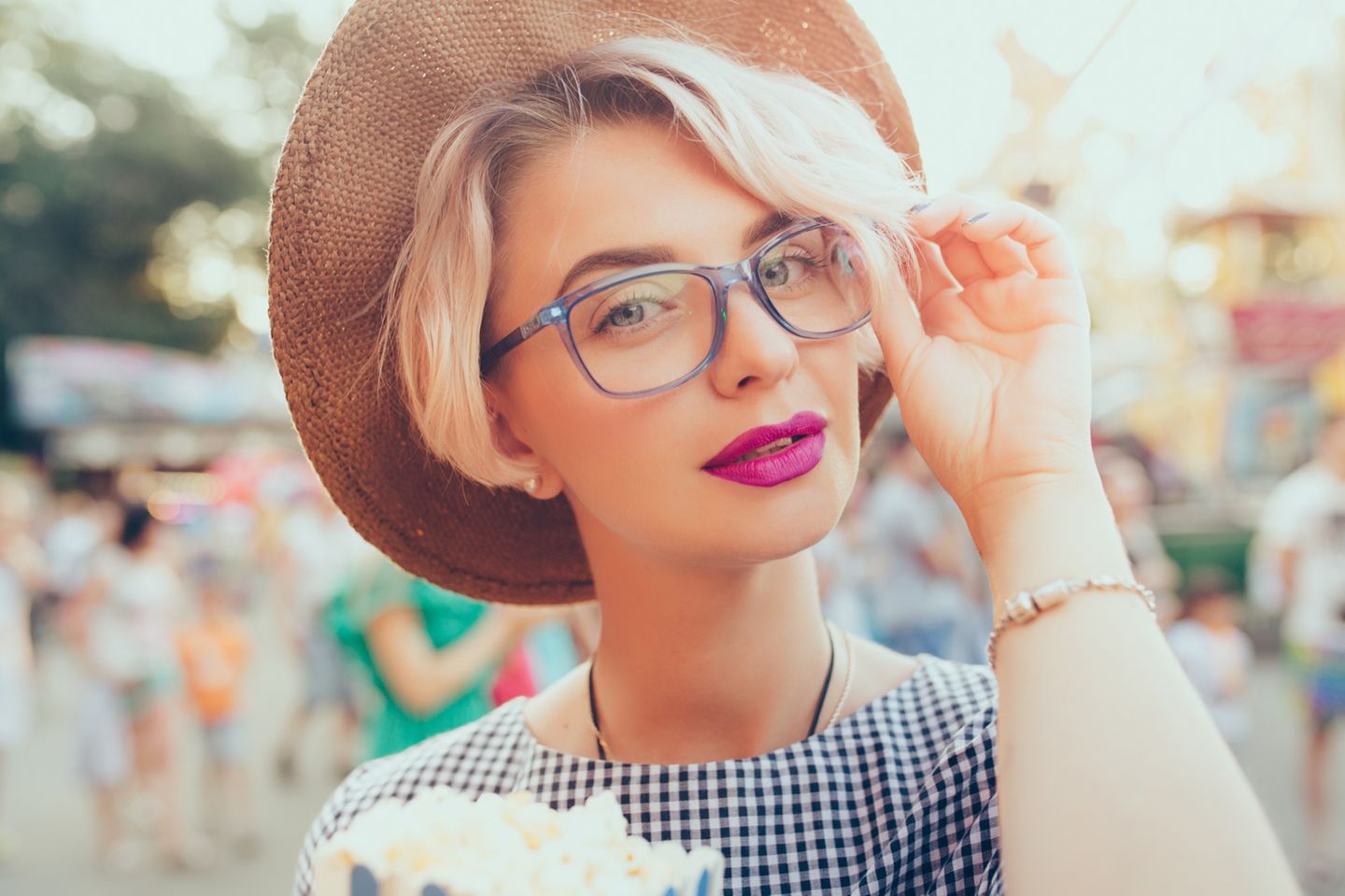 Intelligente Vornamen: Frau mit Brille