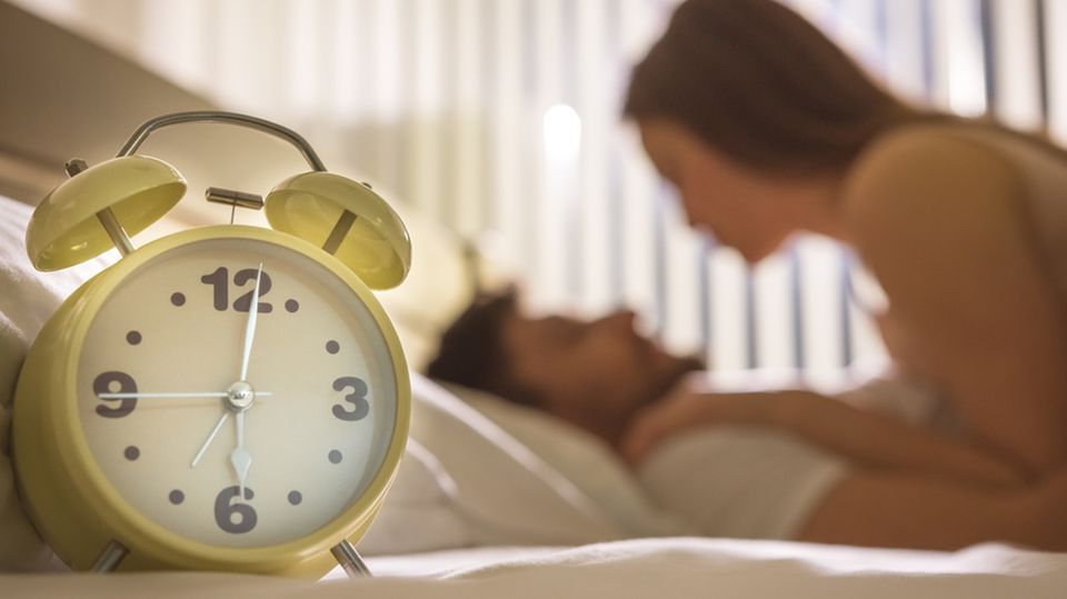 Sex, Wecker, Uhr, Schlafzimmer, Paar Sex, Wecker, Uhr, Schlafzimmer, Paar