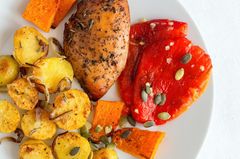 Kürbisgemüse mit Rosmarin als Beilage zu Putensteak Kürbisgemüse mit Rosmarin als Beilage zu Putensteak
