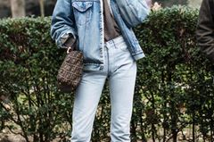 Schuhtrends Herbst 2017: Die schönsten Looks Model Elsa Hosk mit neuem Schuhtrend für Herbst 2017