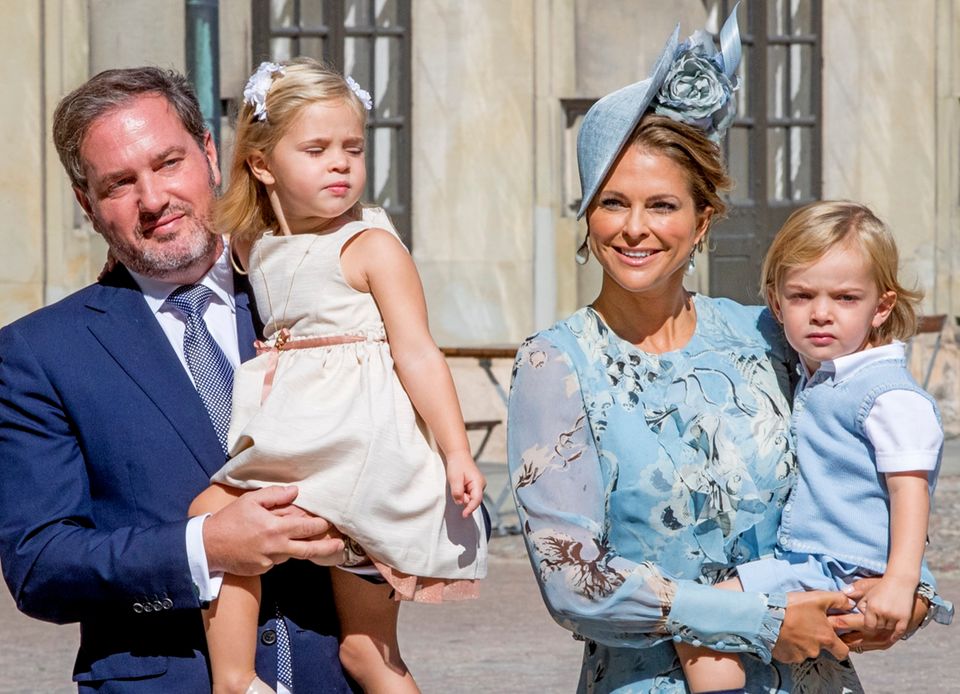 Hurra, das erste Foto des kleinen Schweden-Prinzen ist da! ?