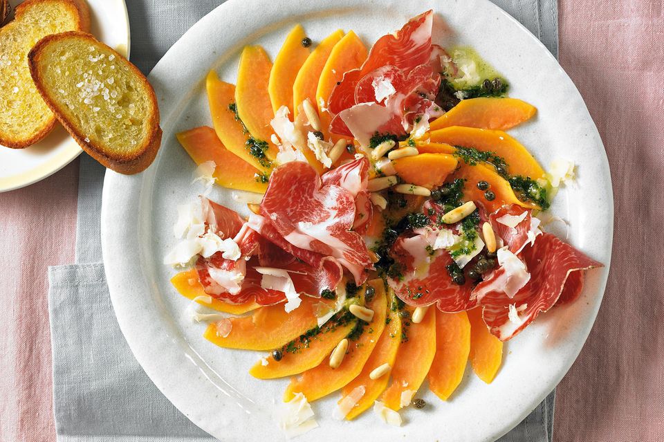 Papaya-Carpaccio als Vorspeise zu Weihnachten