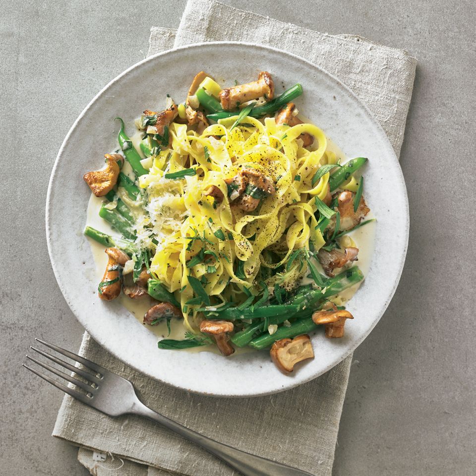 Tagliatelle mit Bohnen und Pfifferlingen