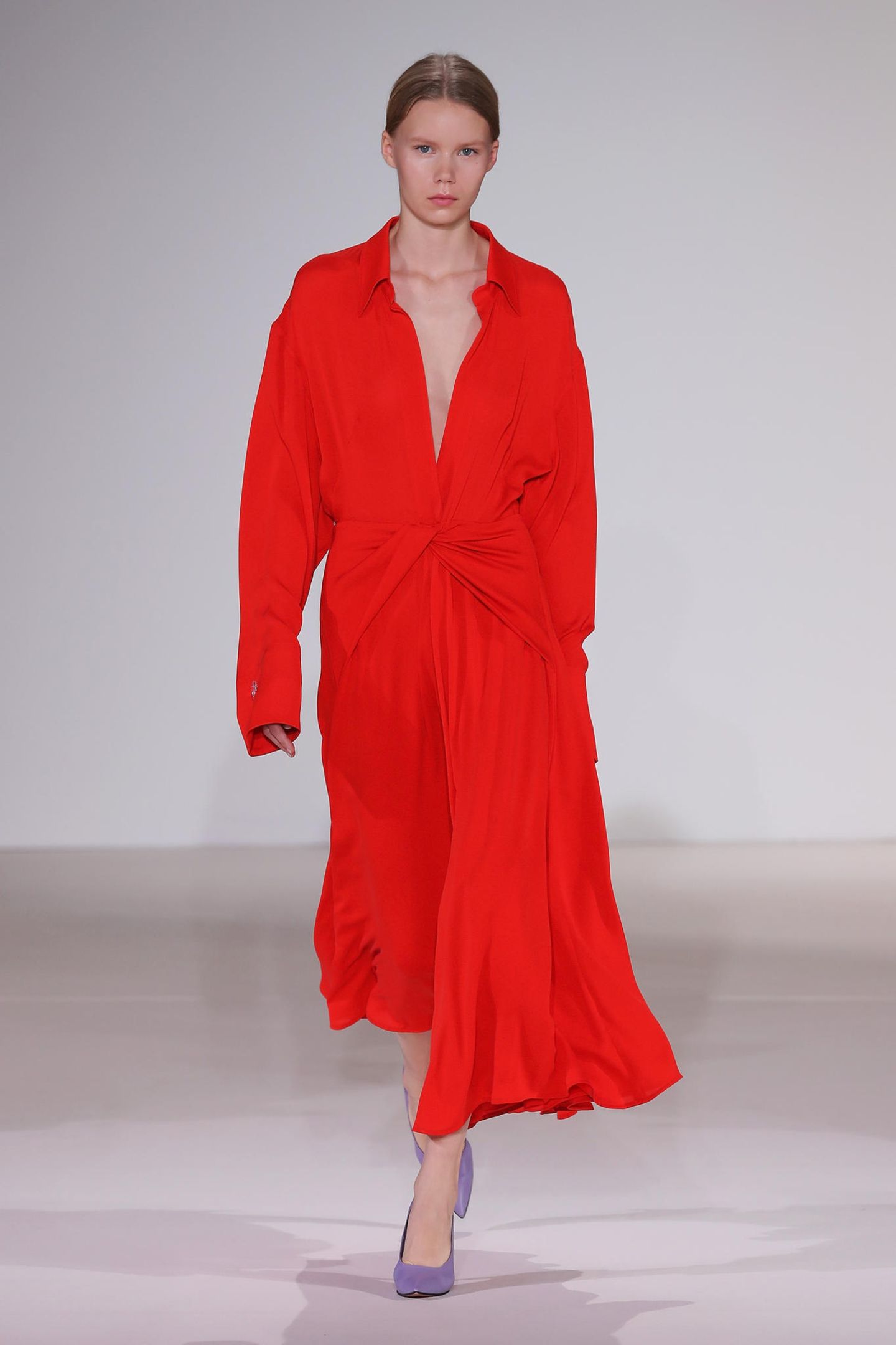 Rotes Kleid bei Victoria Beckham