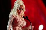 Dolly Parton kennt man nur mit Perücke