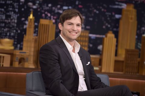 Ashton Kutcher zeigt seinen Sohn - und macht einen Scherz