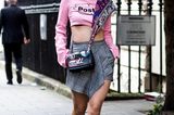 Streetstyle mit Karo-Rock bei der London Fashion Week
