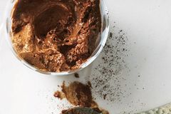 Mousse au Chocolat mit Kaffee Mousse au Chocolat mit Kaffee