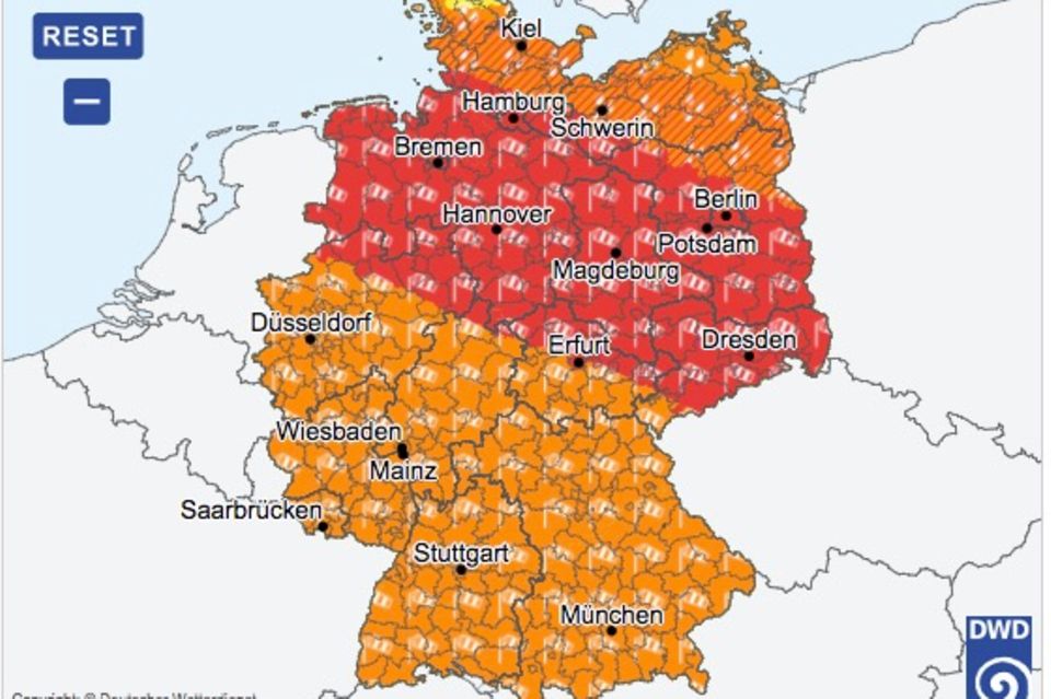 Tief Xavier: Wetterdienst warnt vor heftigen Orkan-Böen über Deutschland Tief Xavier: Wetterdienst warnt vor heftigen Orkan-Böen über Deutschland