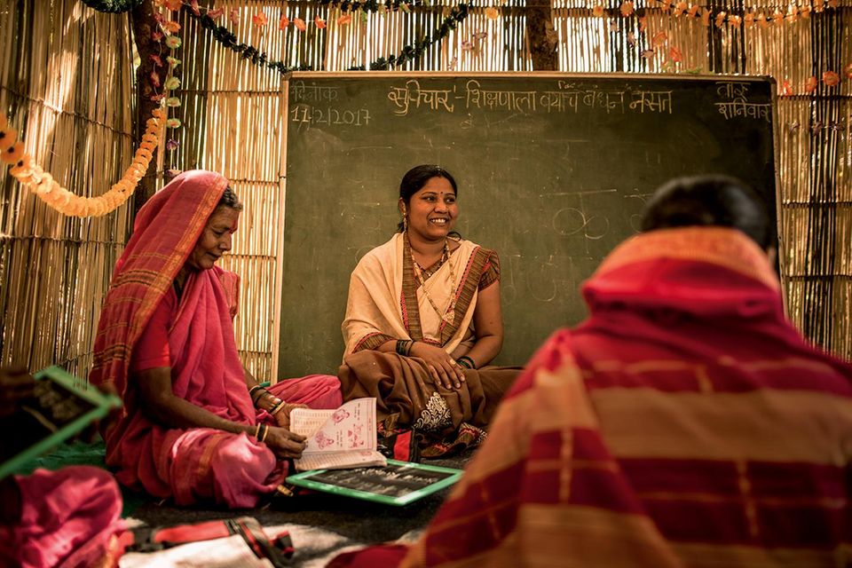 Indien - Schule für Großmütter