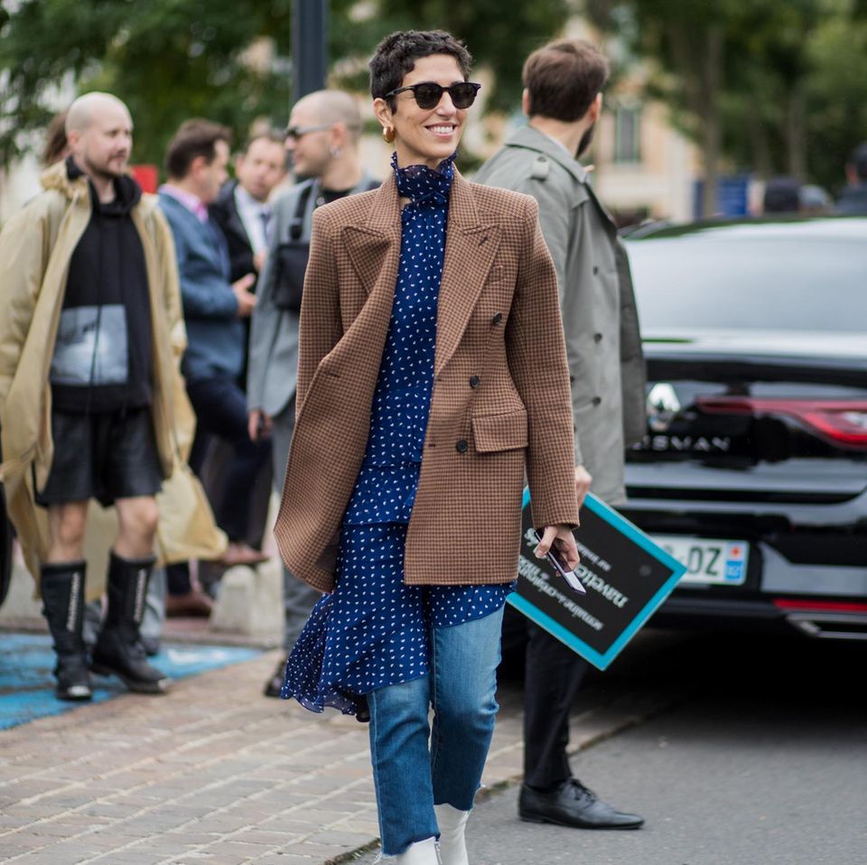 Wunderschöne Kurzes Kleid Mit Hose Kombinieren Ebenbild