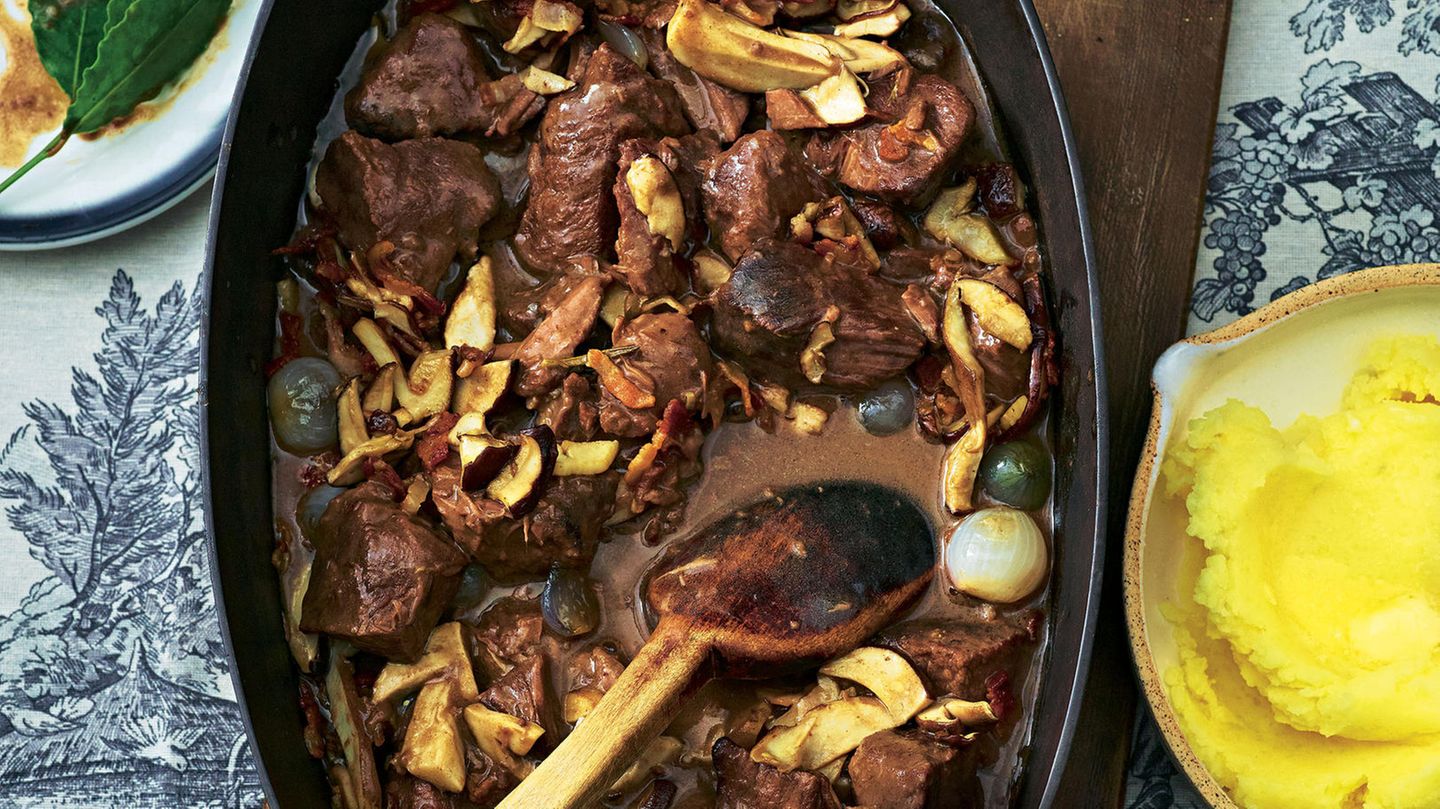 Boeuf Bourguignon mit Steinpilzen und Perlzwiebeln | BRIGITTE.de