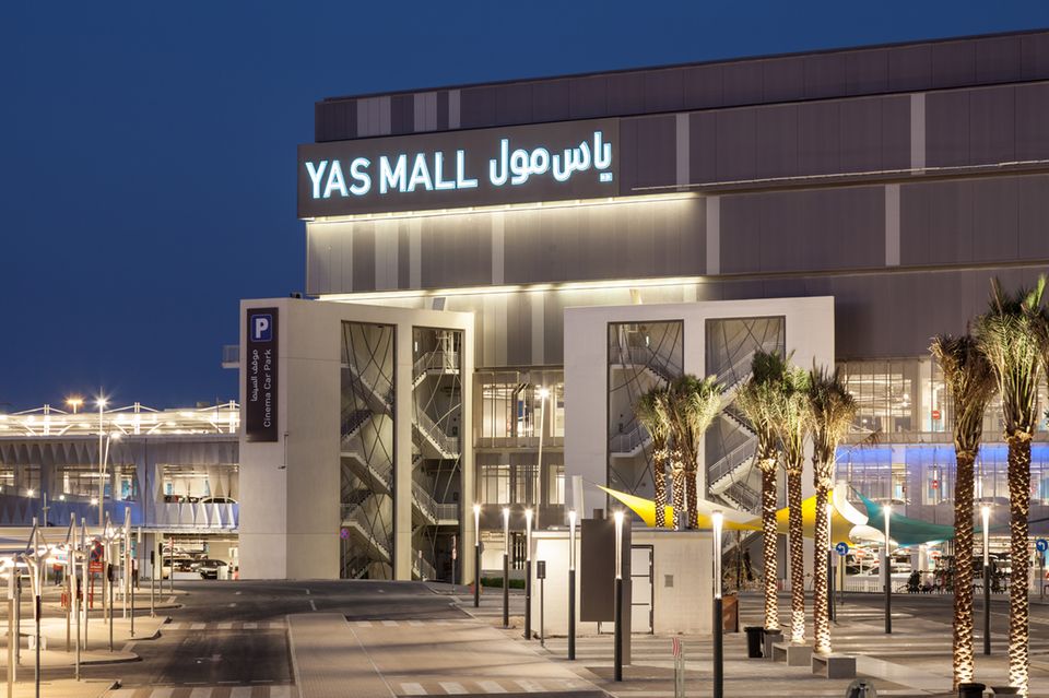 Abu Dhabi Shopping - Yas Mall