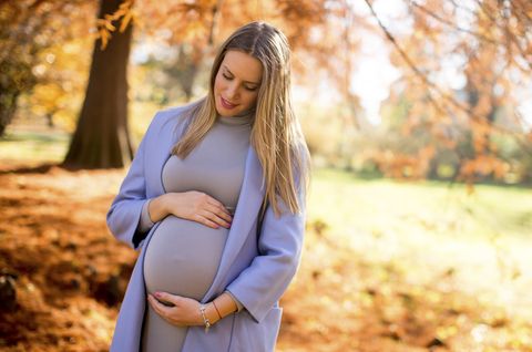Werde ich 2018 schwanger: Frau mit Babybauch