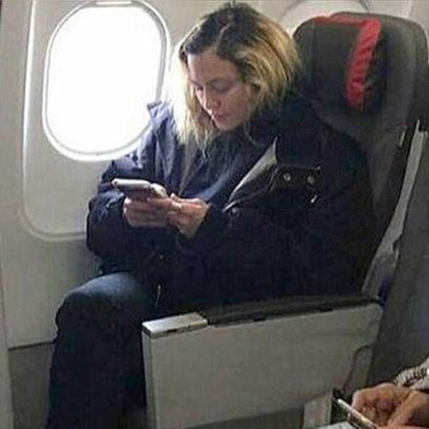 Madonna Fliegt Economy Uberraschung Fur Billig Flieger Brigitte De