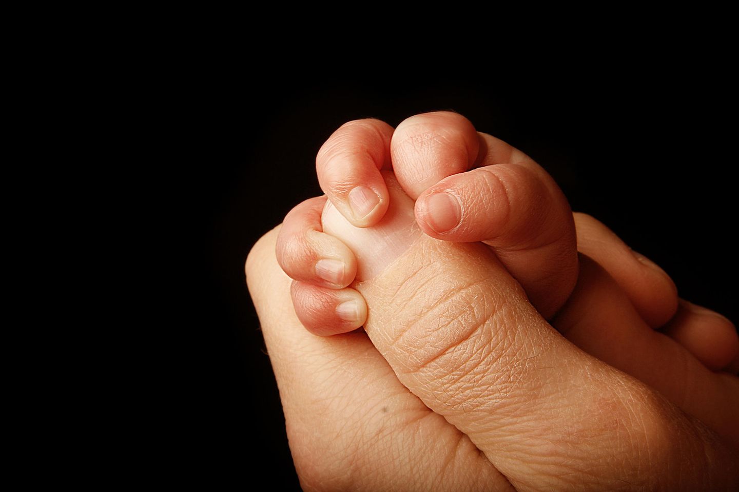 Rührend: Der Anblick dieses Vaters schenkt Tausenden Eltern Hoffnungen-Baby