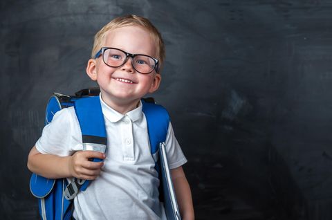 Schüler-Sprüche: Schulkind mit Brille