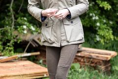 Kate Middleton bei einem Farmbesuch im Mai 2017 Kate Middleton besucht mit ihren Stiefeln eine Farm