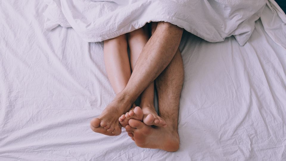 Warum gehen Frauen fremd: Paar im Bett