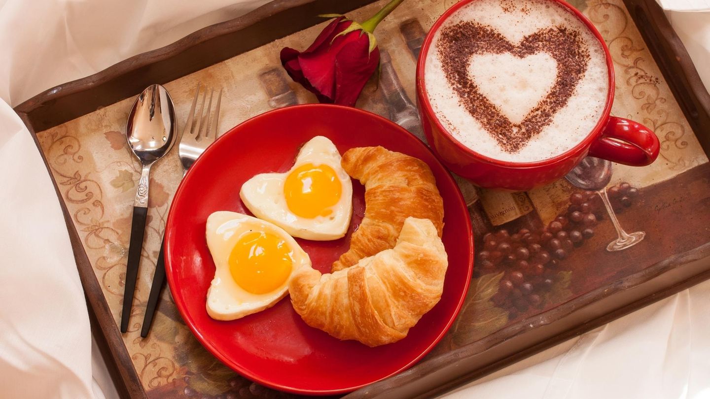 Frühstück am Valentinstag - Dekoration und Rezeptideen - Tischlein