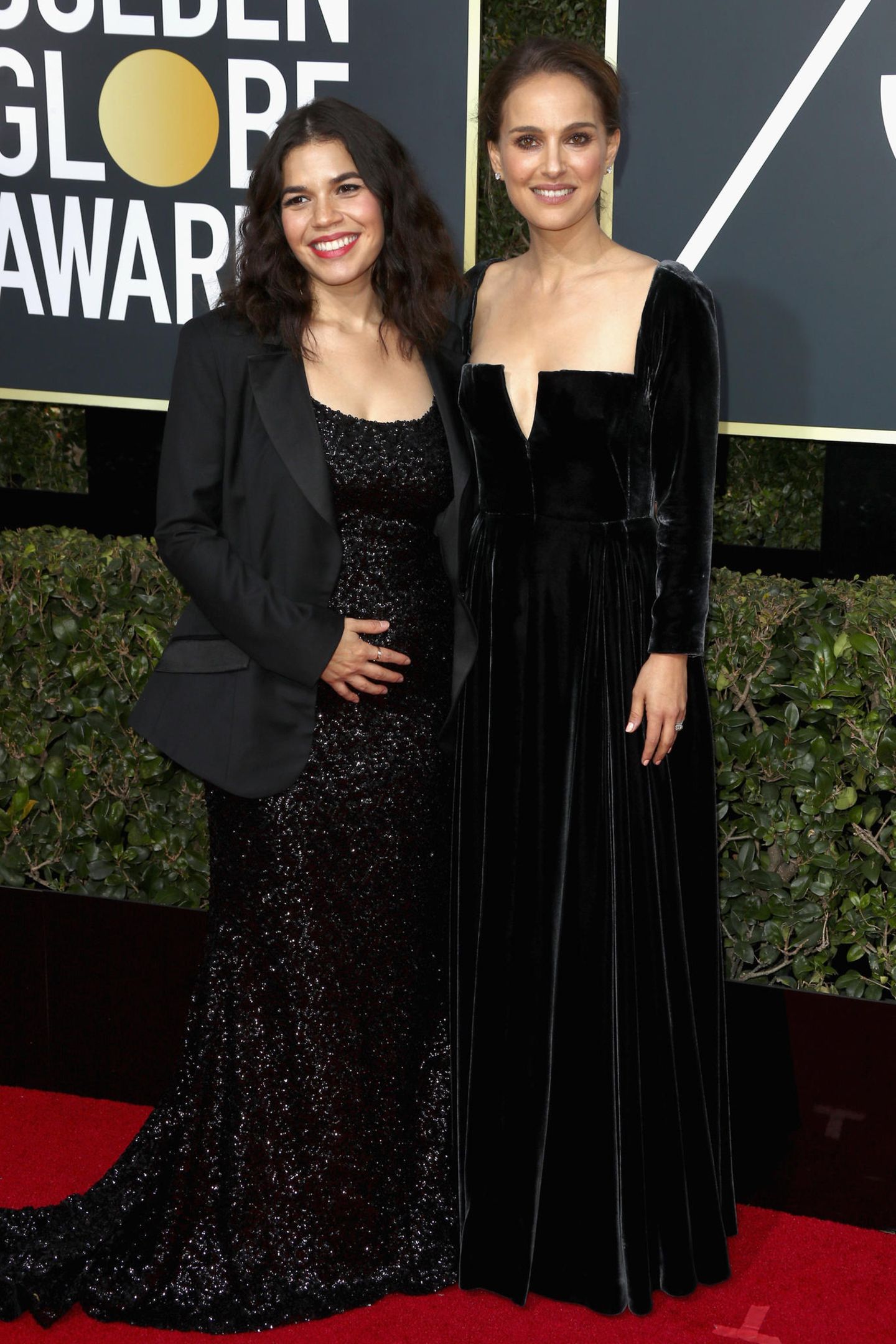Golden Globes 2018: America Ferrera und Natalie Portman auf dem Roten Teppich