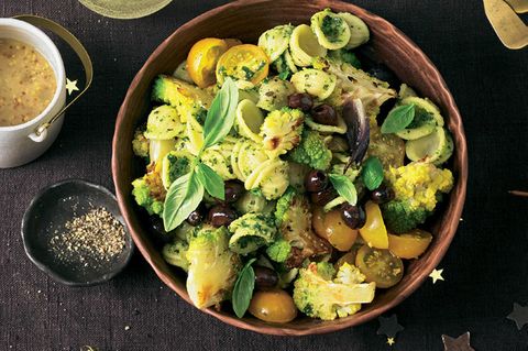 Romanesco-Orecchiette-Salat mit Pesto