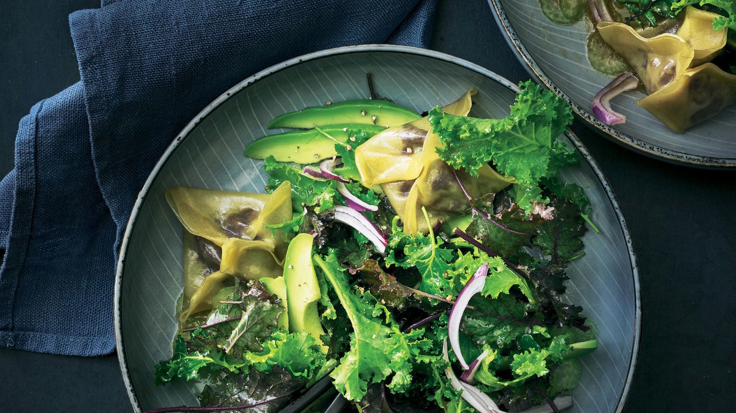 KaleSalat mit GrützwurstWanTan BRIGITTE.de